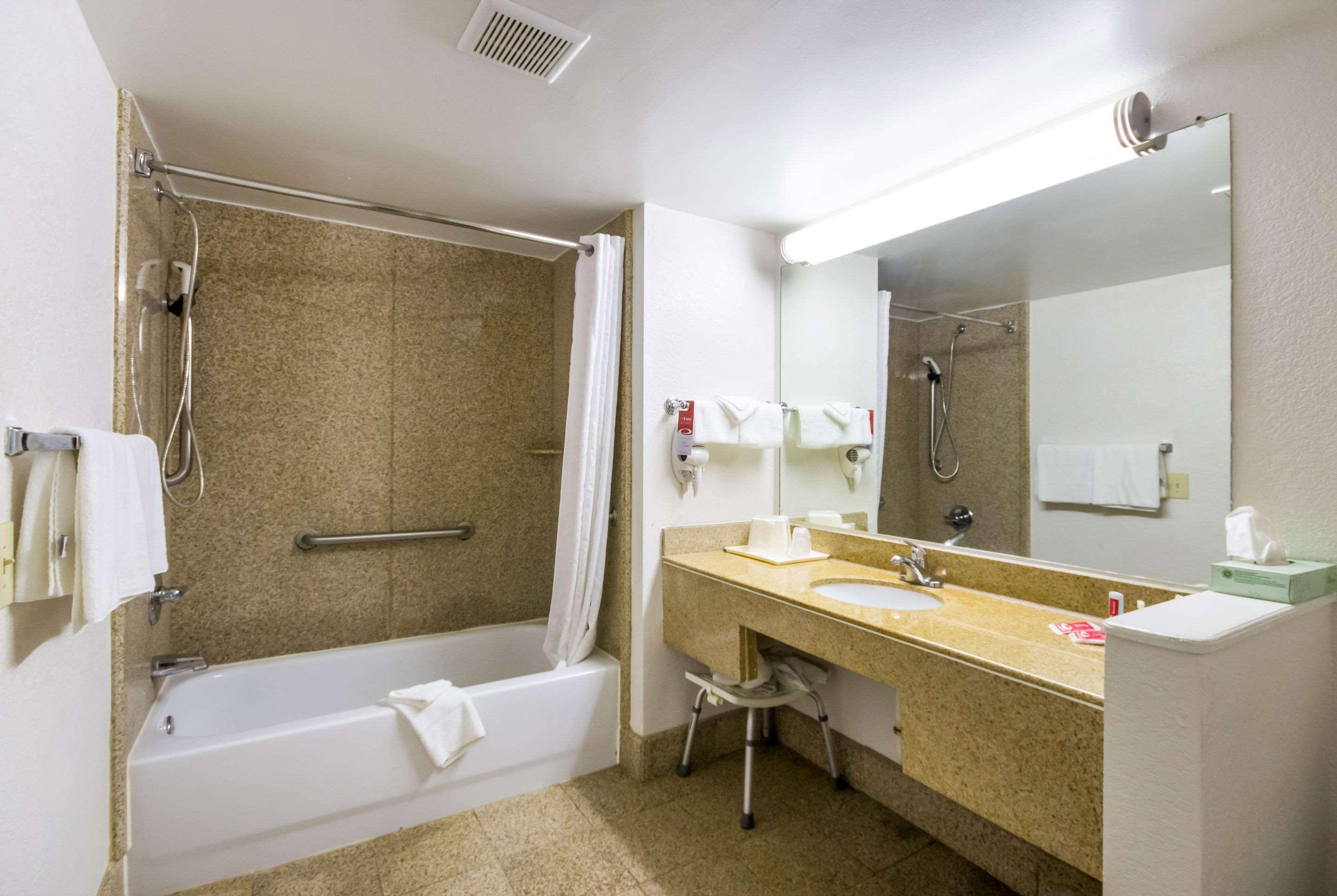 Econo Lodge Little Creek Норфолк Экстерьер фото